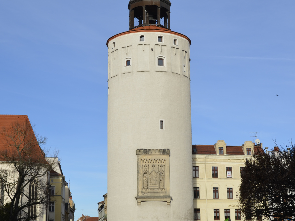 Dicker Turm